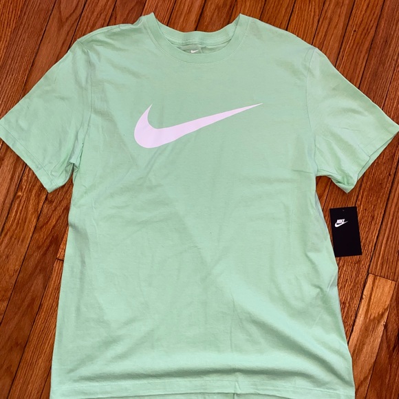Nike - Picture 3 of 3